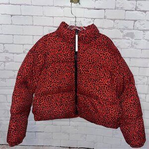 Fabletics Wander Cropped Puffer Jacket in Electric Cherry Leopard Classic 🍒